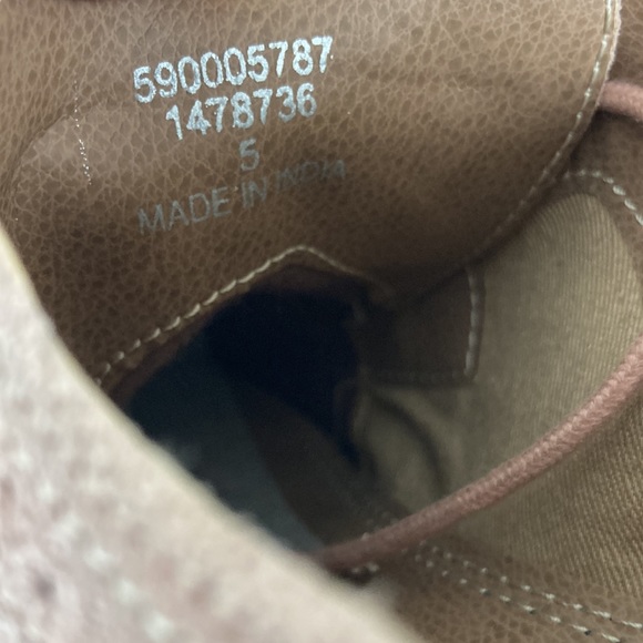 ASOS DESIGN  Pink Suede Wingtip Oxford - Picture 10 of 16